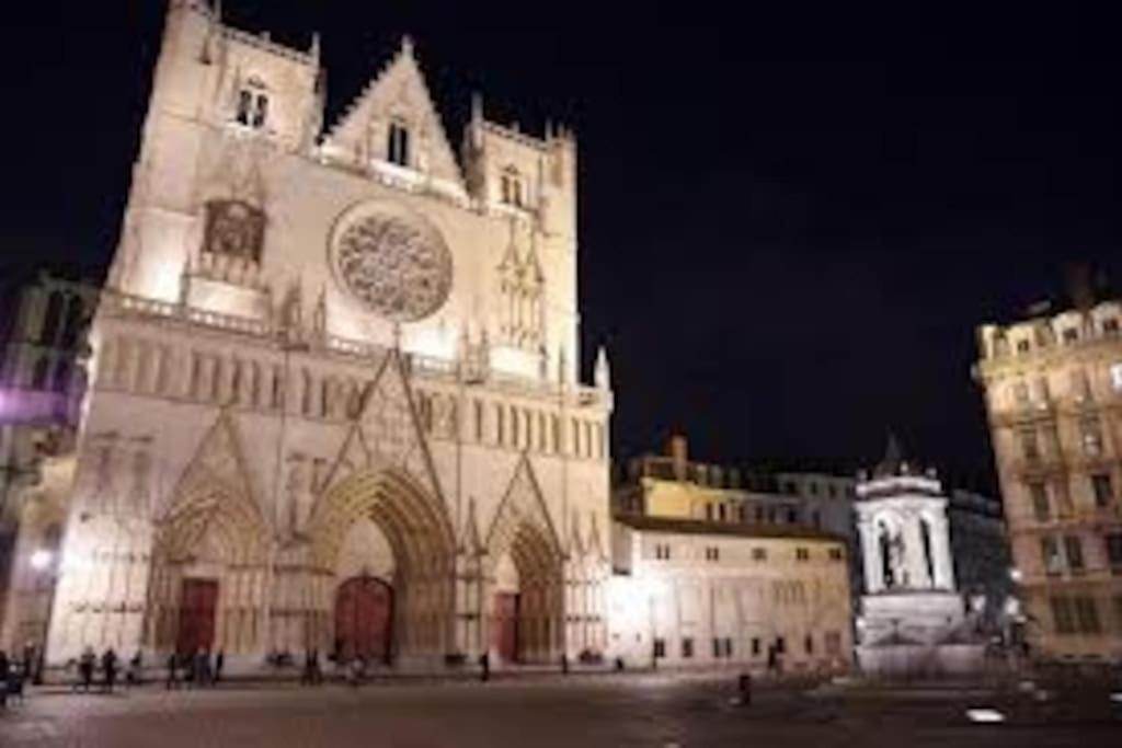 Pepite Rare 8 Personnes Au Coeur Battant Du Vieux Lyon Apartamento Exterior foto