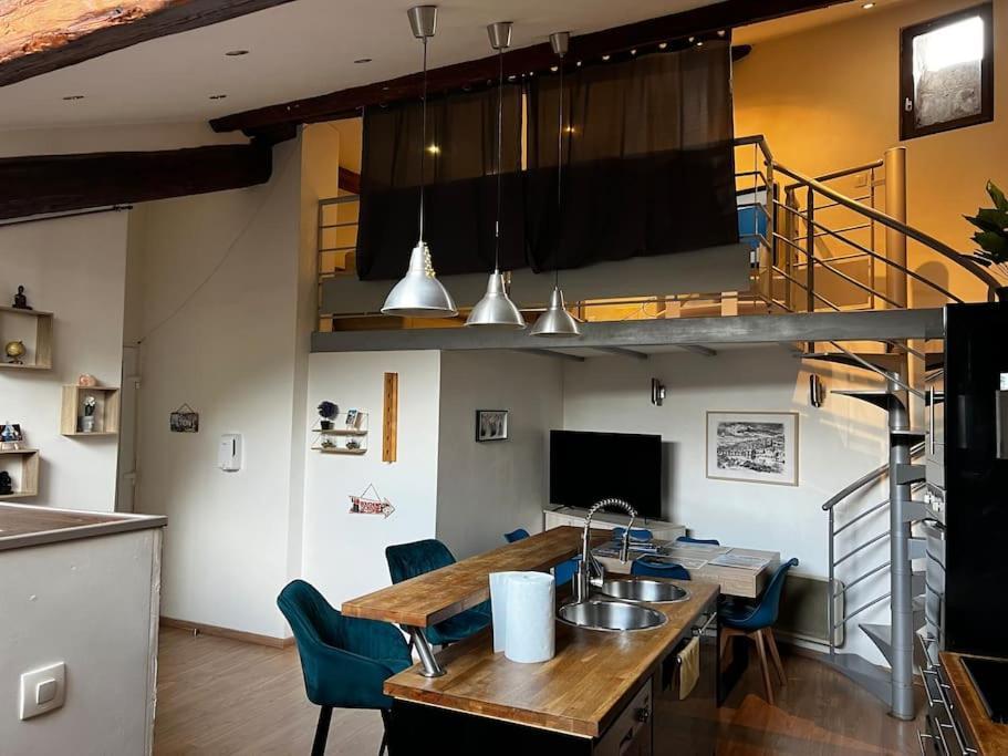 Pepite Rare 8 Personnes Au Coeur Battant Du Vieux Lyon Apartamento Exterior foto