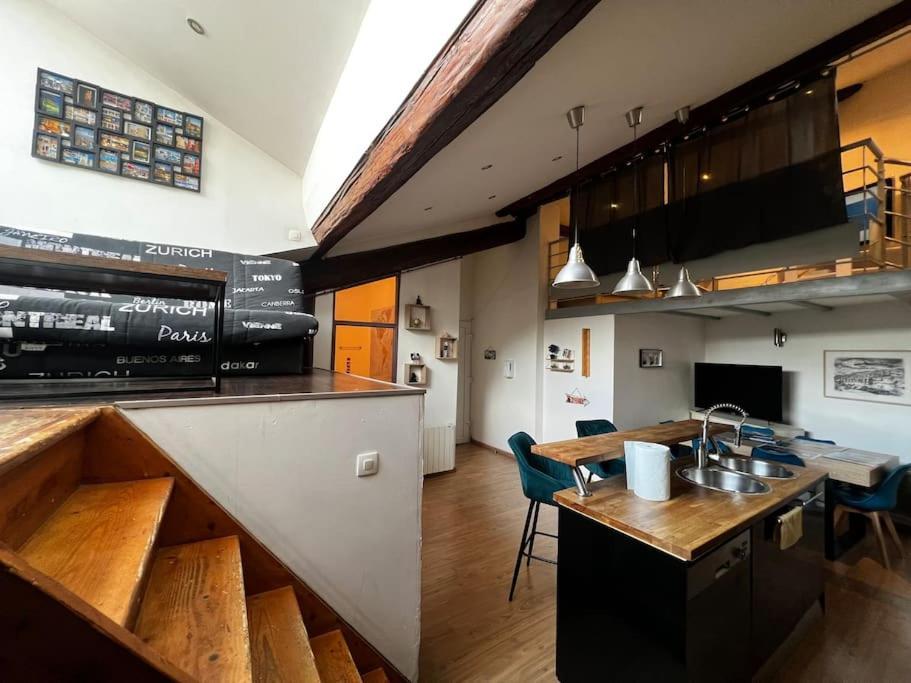 Pepite Rare 8 Personnes Au Coeur Battant Du Vieux Lyon Apartamento Exterior foto